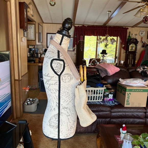 Vintage Fossil woven purse with wooden handles - Picture 8 of 16